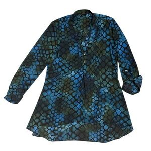 NWT Zach and Rachel Blue and Green Patterned long sleeve Blouse - size medium
